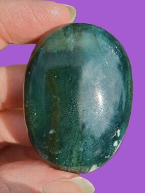 Moss Agate Palm Stone Pillow Stone (107)